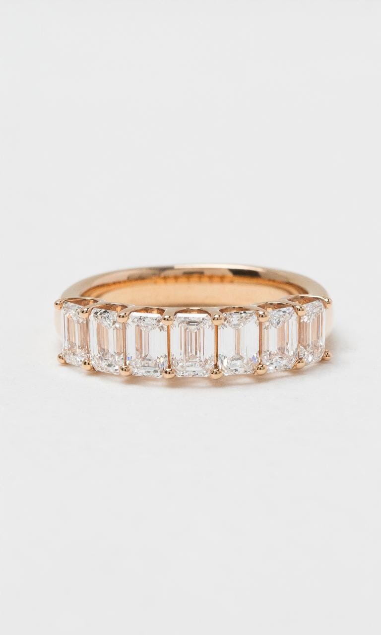 2024 © Hogans Family Jewellers 18K RG Emerald Cut Diamond Band