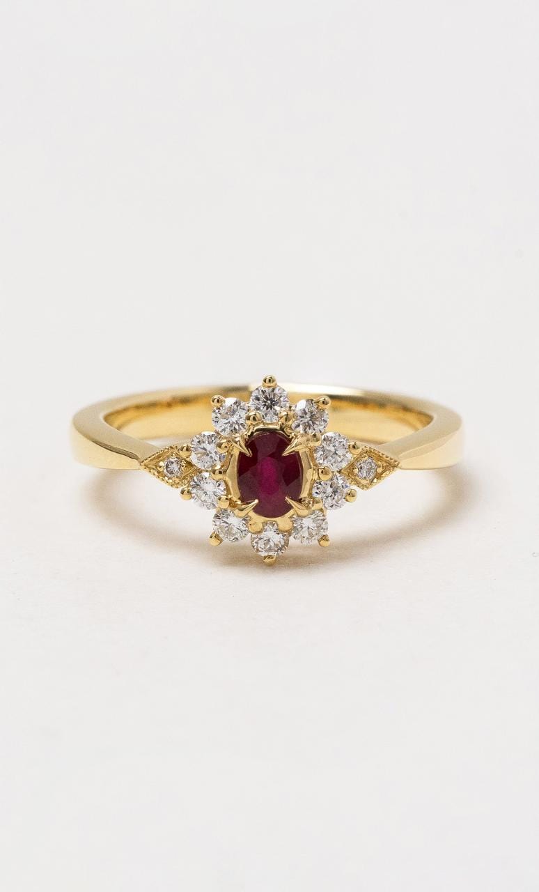 Hogans Family Jewellers 18K YG Oval Ruby Vintage Ring