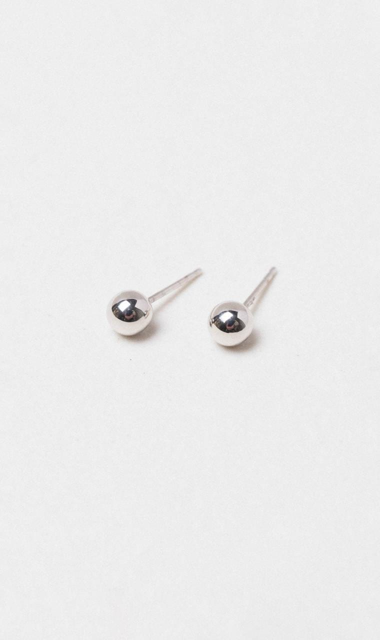 Hogans Family Jewellers 9K WG 4mm Ball Stud Earrings