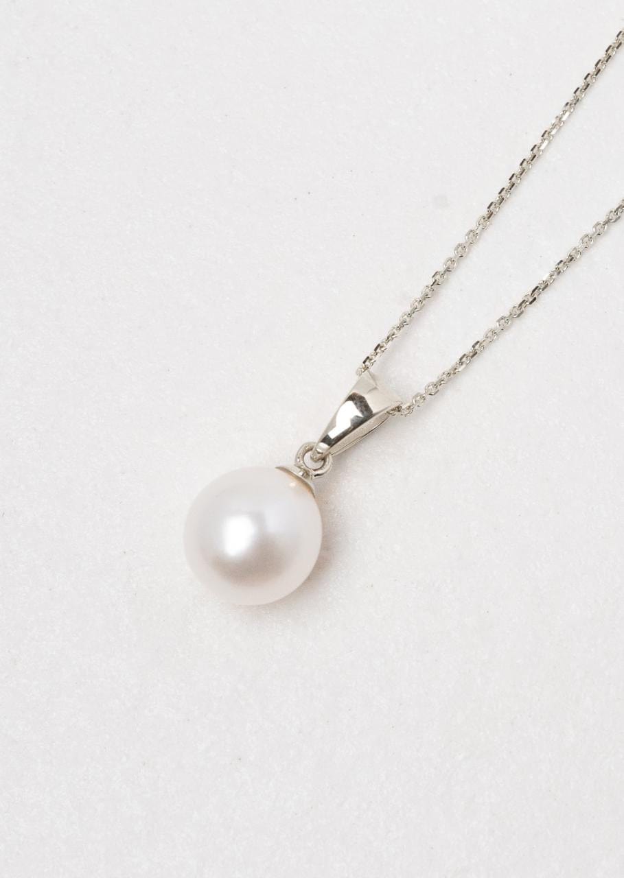 Hogans Family Jewellers 9K WG Freshwater Pearl Pendant